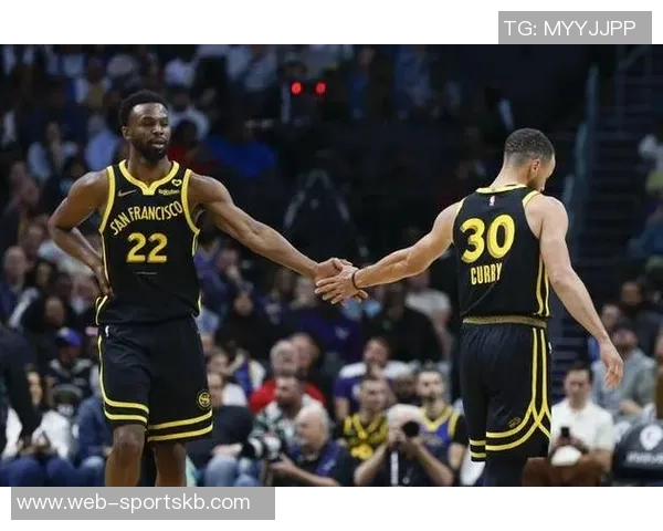 维金斯在勇士队内依然备受赞誉球队舍不得放弃他的价值与贡献